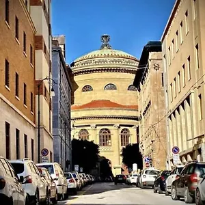 Appartement Un Raggio Di Sole Al Massimo, Palerme